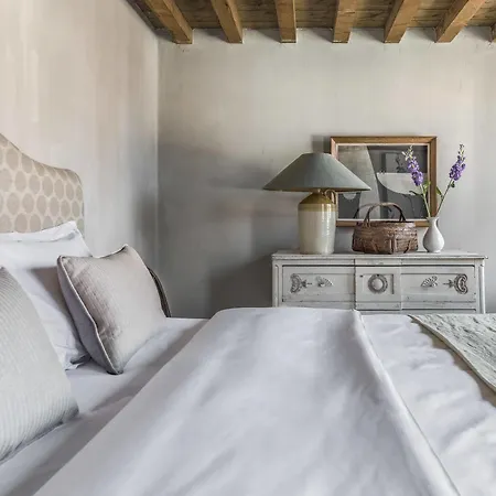 Hign-end Getaway In Heart Of Medieval - Katelijne *