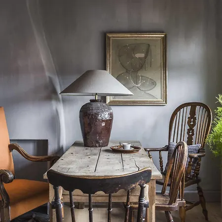 Hign-end Getaway In Heart Of Medieval - Katelijne